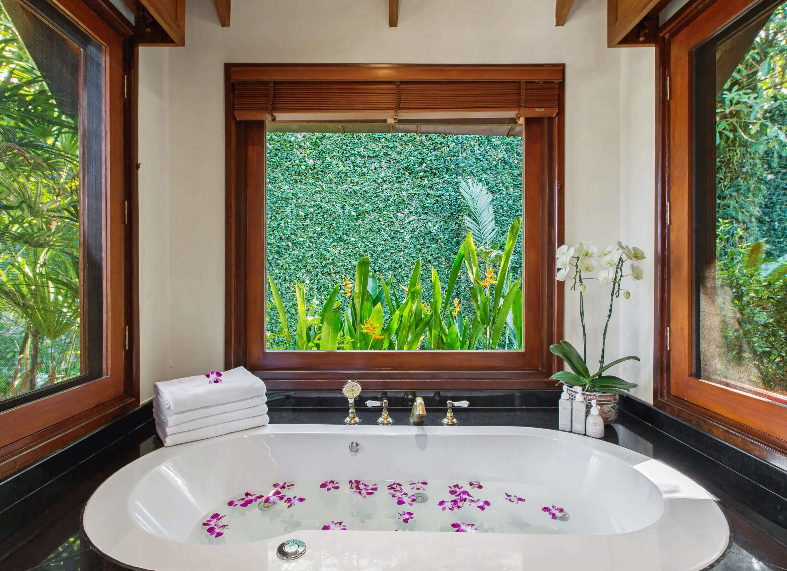 Master Bedroom - Bathroom 1