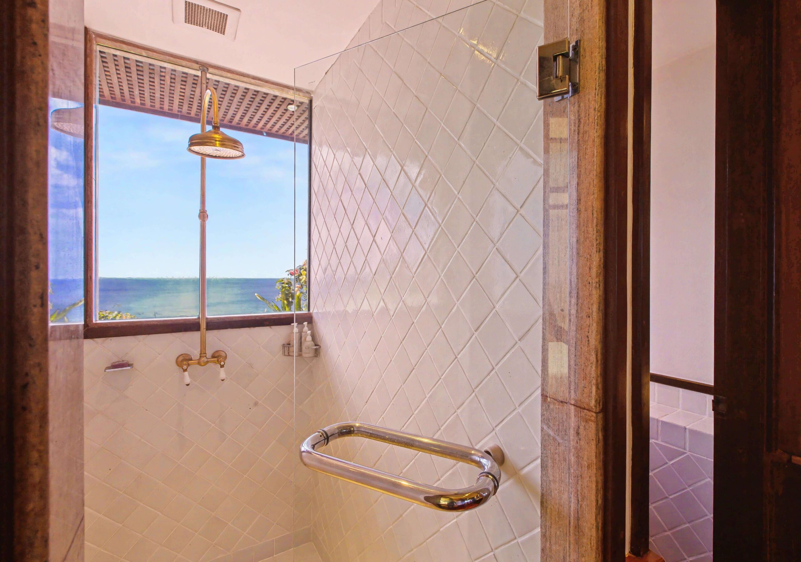 Guest Bedroom 4 - Bathroom 1